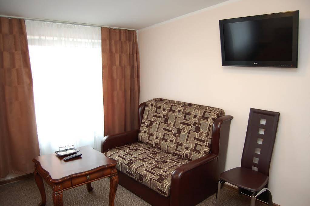 Aleksandri Hotel Tartu Exterior photo